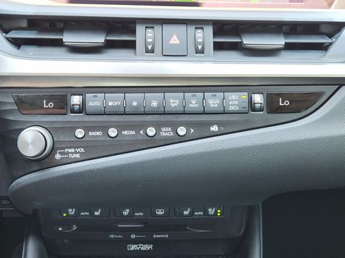 Used 2021 Lexus ES 350 Ultra Luxury w/ Accessory Package 2 FWD image 26