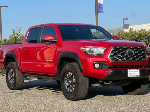 Used 2021 Toyota Tacoma TRD Off-Road image 10