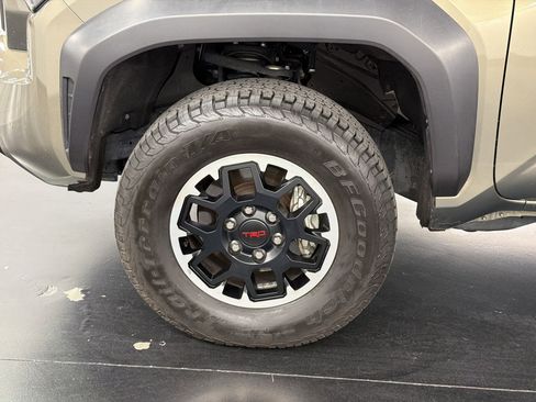 Used 2024 Toyota Tacoma TRD Off-Road w/ TRD Off Road Upgrade Package AWD/4WD image 12