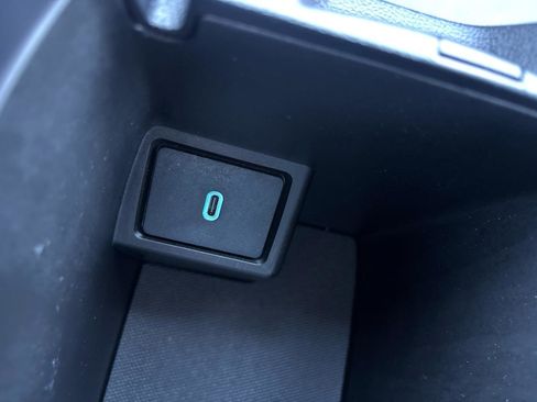 Used 2020 Ford Escape SE Sport image 28