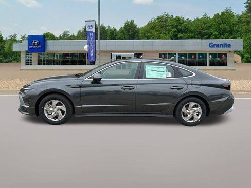 New 2026 Hyundai Sonata SE FWD image 2
