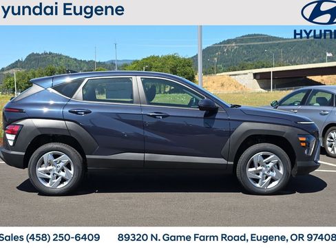 Used 2025 Hyundai Kona SE image 2