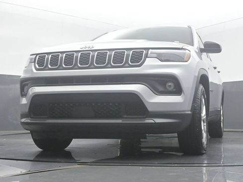Used 2024 Jeep Compass Latitude AWD/4WD image 42