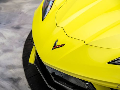 Used 2021 Chevrolet Corvette Stingray Premium Cpe w/ 3LT RWD image 38