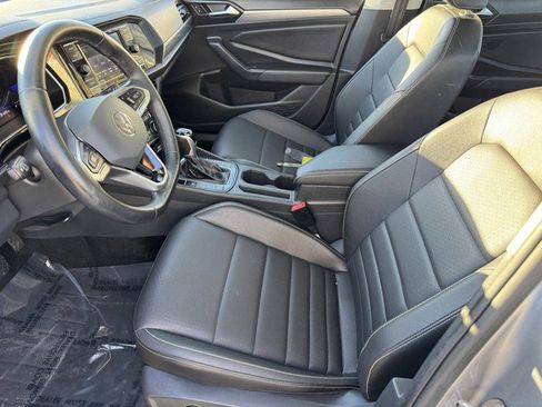 Used 2024 Volkswagen Jetta SE image 13
