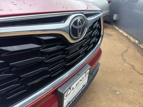 Used 2021 Toyota Highlander Limited image 37