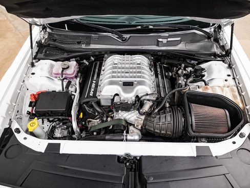 Used 2019 Dodge Challenger SRT Hellcat Redeye image 16