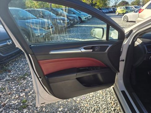 Used 2014 Ford Fusion Titanium image 11