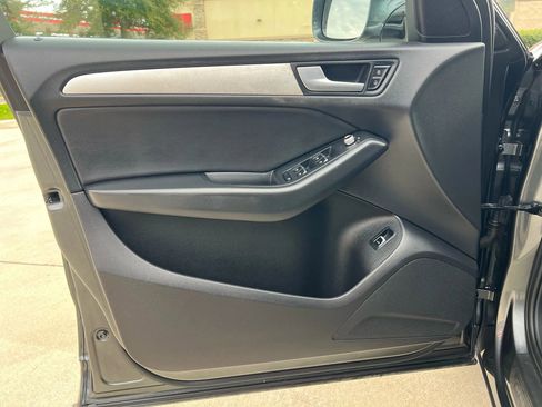 Used 2017 Audi Q5 2.0T Premium image 12