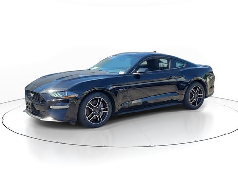 Used 2020 Ford Mustang GT RWD image 3
