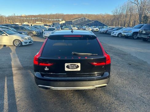 Used 2018 Volvo V90 T5 Cross Country w/ Convenience Package image 9
