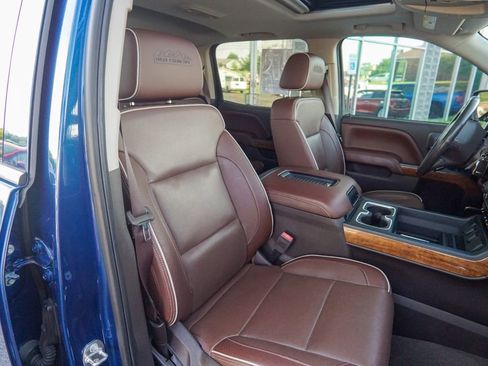 Used 2018 Chevrolet Silverado 1500 High Country AWD/4WD image 29
