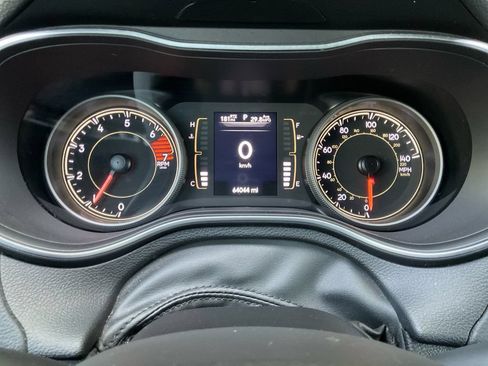 Used 2021 Jeep Cherokee Latitude Plus FWD image 19