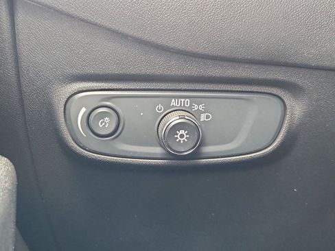 Used 2024 Chevrolet Equinox RS FWD image 17