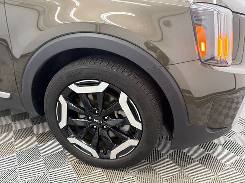 Used 2025 Kia Telluride S FWD image 13