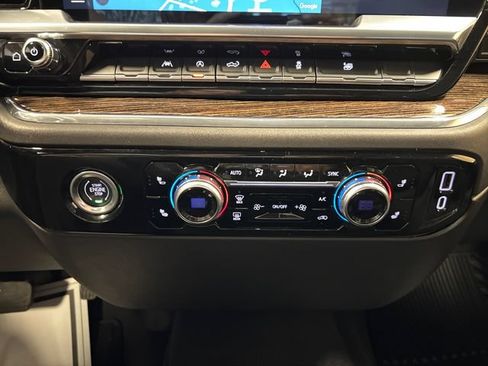 Used 2023 GMC Sierra 1500 Elevation AWD/4WD image 22