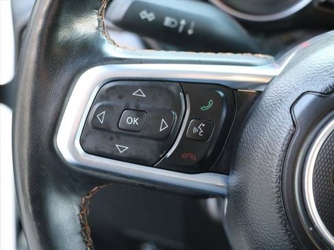 Used 2022 Jeep Gladiator Overland image 29