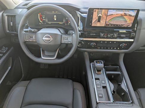 New 2026 Nissan Pathfinder SL FWD image 9