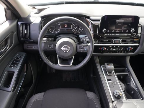 Used 2023 Nissan Pathfinder SV AWD/4WD image 23
