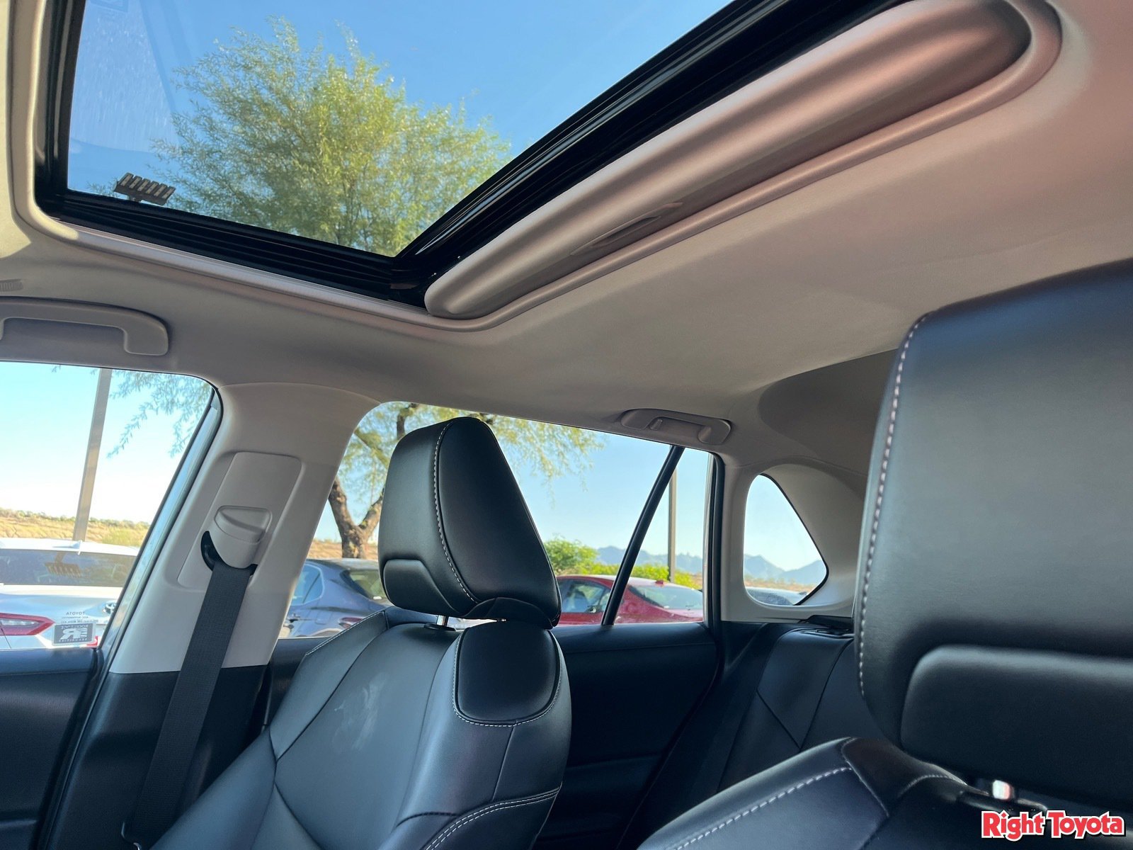 Certified 2025 Toyota RAV4 XLE Premium AWD/4WD image 32