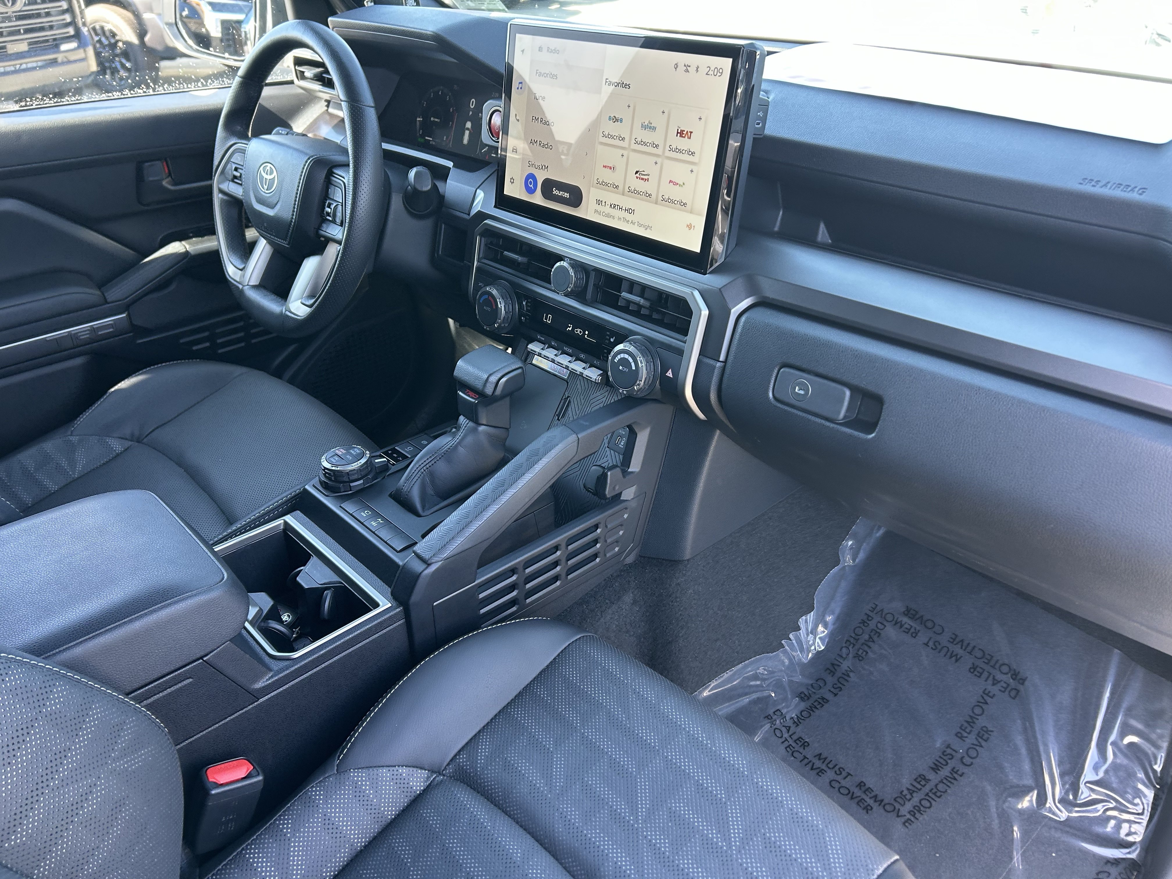 Certified 2025 Toyota 4Runner TRD Off-Road Premium AWD/4WD image 9