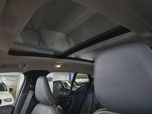 Certified 2024 Volvo XC40 B5 Plus w/ Protection Package Premier image 22