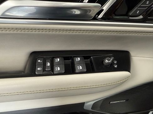 Used 2022 Jeep Wagoneer Series II w/ Convenience Group I AWD/4WD image 22