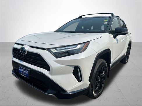 Used 2023 Toyota RAV4 XSE AWD/4WD image 2