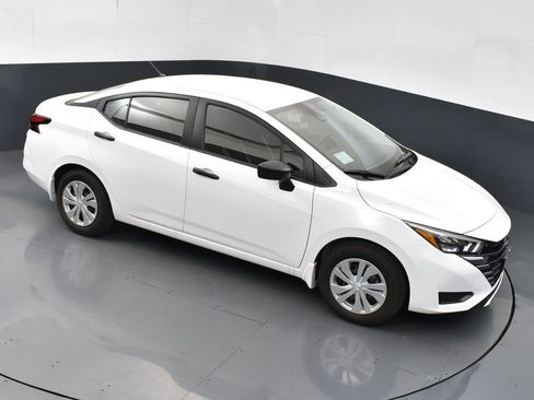 Used 2025 Nissan Versa S w/ Lighting Package image 39