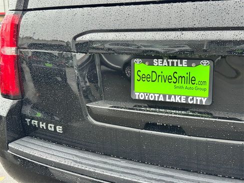 Used 2018 Chevrolet Tahoe LT w/ Luxury Package image 16