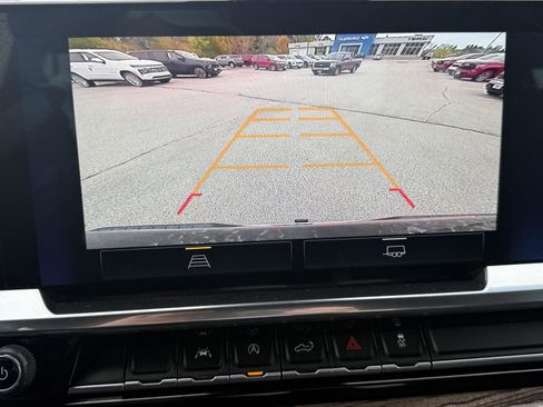 Used 2022 Chevrolet Silverado 1500 LT image 20