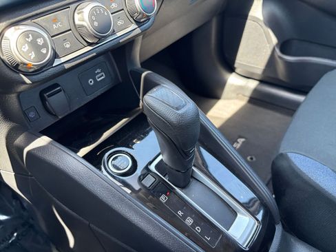 Used 2025 Nissan Versa SV FWD image 39