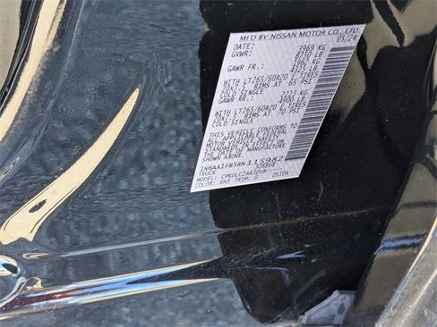 Used 2024 Nissan Titan SV w/ SV Convenience Package image 35