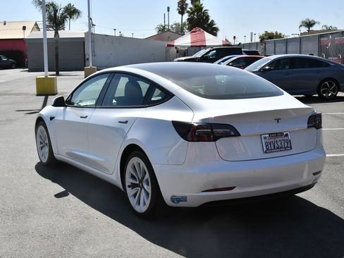 Used 2021 Tesla Model 3 Standard Range Plus RWD image 6