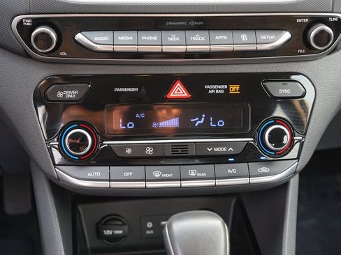 Used 2019 Hyundai Ioniq Plug-In Hybrid FWD image 24