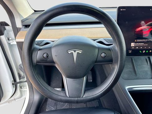 Used 2023 Tesla Model Y Long Range AWD/4WD image 11