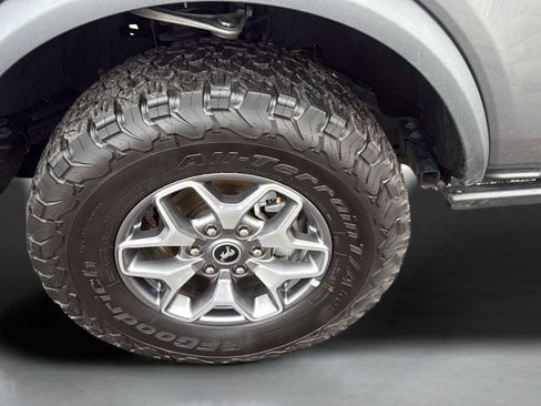 Used 2025 Ford Bronco Badlands image 46