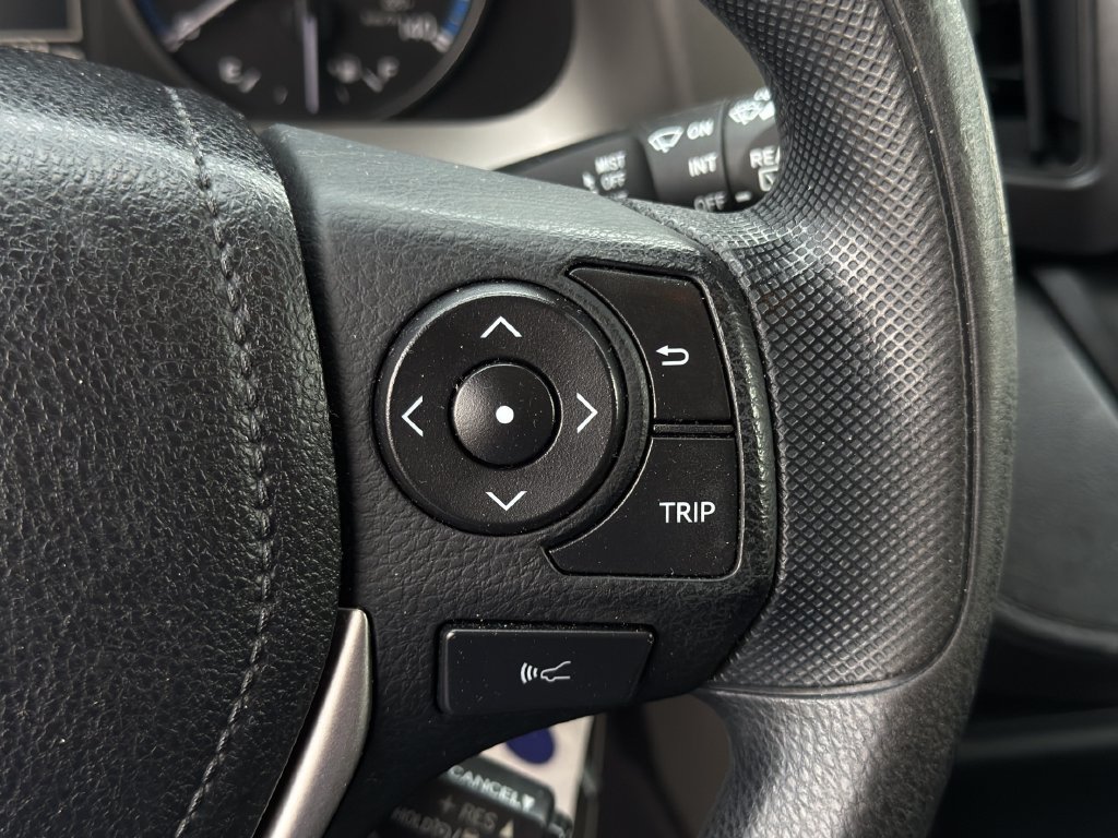 Used 2017 Toyota RAV4 LE FWD image 13