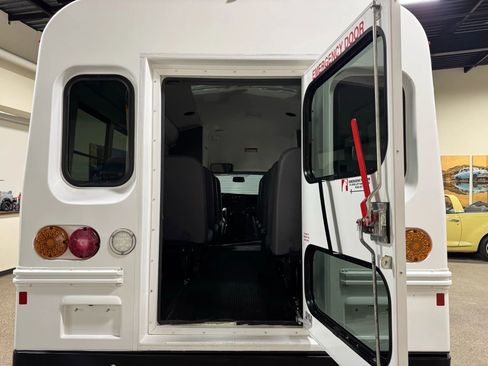 Used 2019 Chevrolet Express 3500 w/ School Bus Package image 23