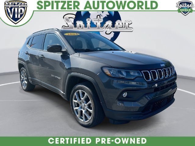 Used 2024 Jeep Compass Latitude AWD/4WD image 1
