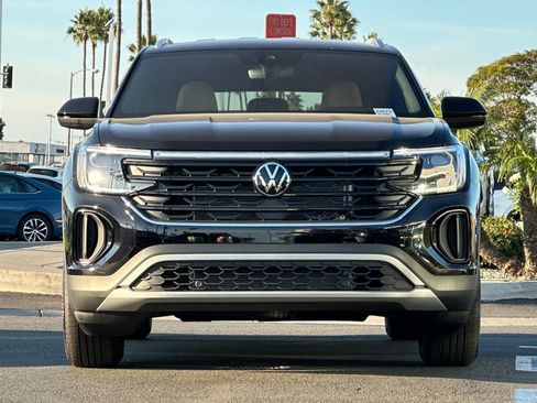 New 2026 Volkswagen Atlas Cross Sport SE image 3