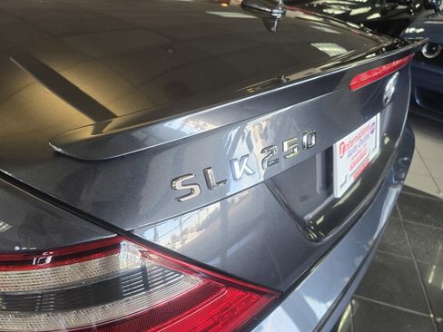 Used 2014 Mercedes-Benz SLK 250 image 21