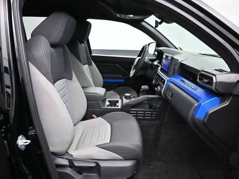 Certified 2025 Toyota Tacoma TRD Off-Road image 25