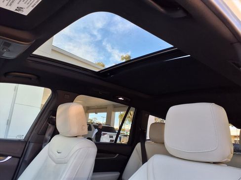 Used 2022 Cadillac XT6 Sport w/ Technology Package image 23