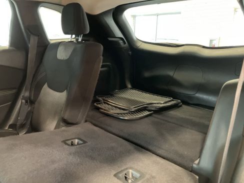 Used 2017 Jeep Cherokee Altitude AWD/4WD image 23