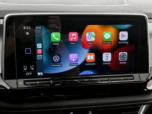 Certified 2025 Volkswagen Atlas Cross Sport SE image 7