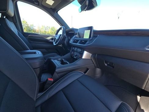 Used 2023 Chevrolet Suburban Premier w/ Advanced Technology Package image 22