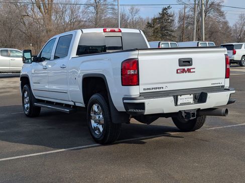 Used 2019 GMC Sierra 3500 Denali image 6