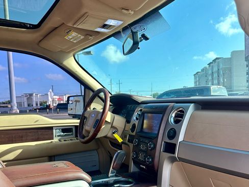 Used 2014 Ford F150 King Ranch w/ King Ranch Luxury Package image 6
