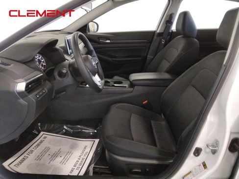 Used 2025 Nissan Altima 2.5 SV image 25